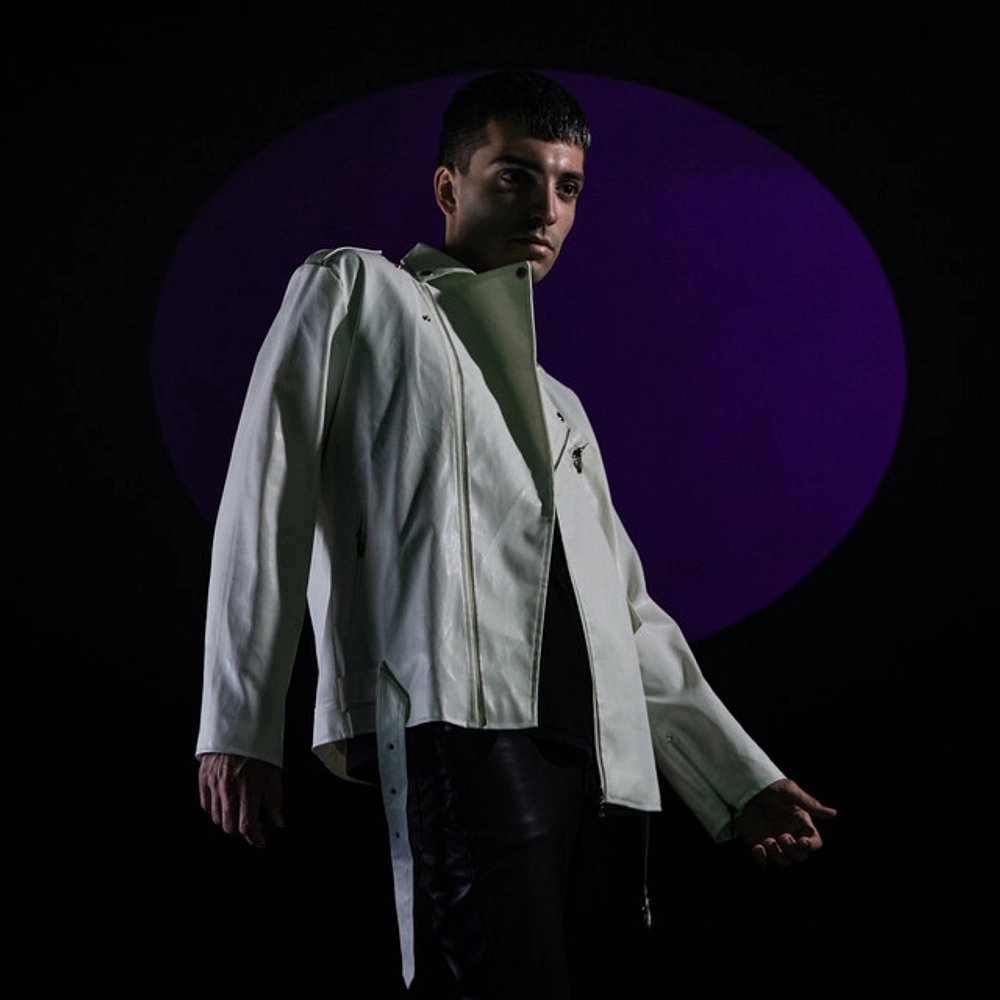 Leo Golo Brings Too Close Out of Barcelona on an Afrobeat Pulse